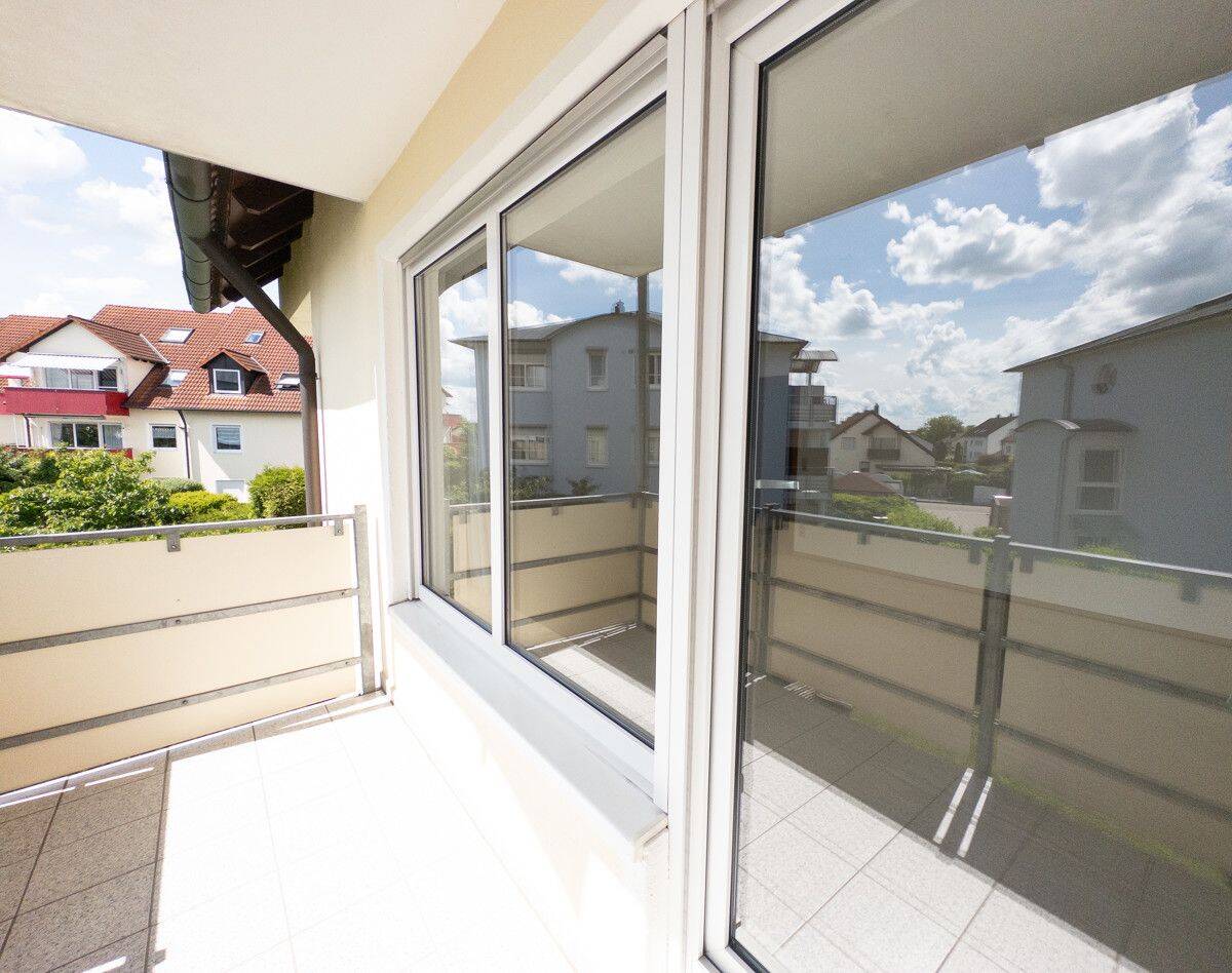 2-ZKB mit neuer Einbauküche und Balkon, 86663 Asbach-Bäumenheim