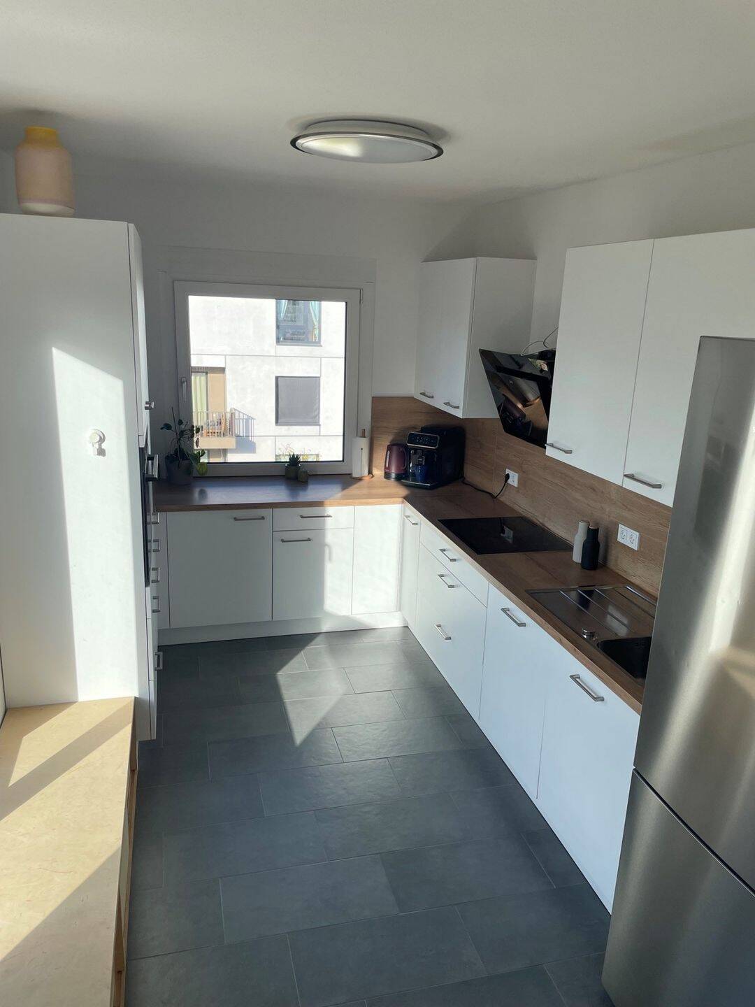 Charmante 5-Zimmer Wohnung mit Loggia und zwei Badezimmer — Übernahme EBK möglich, 90491 Nürnberg