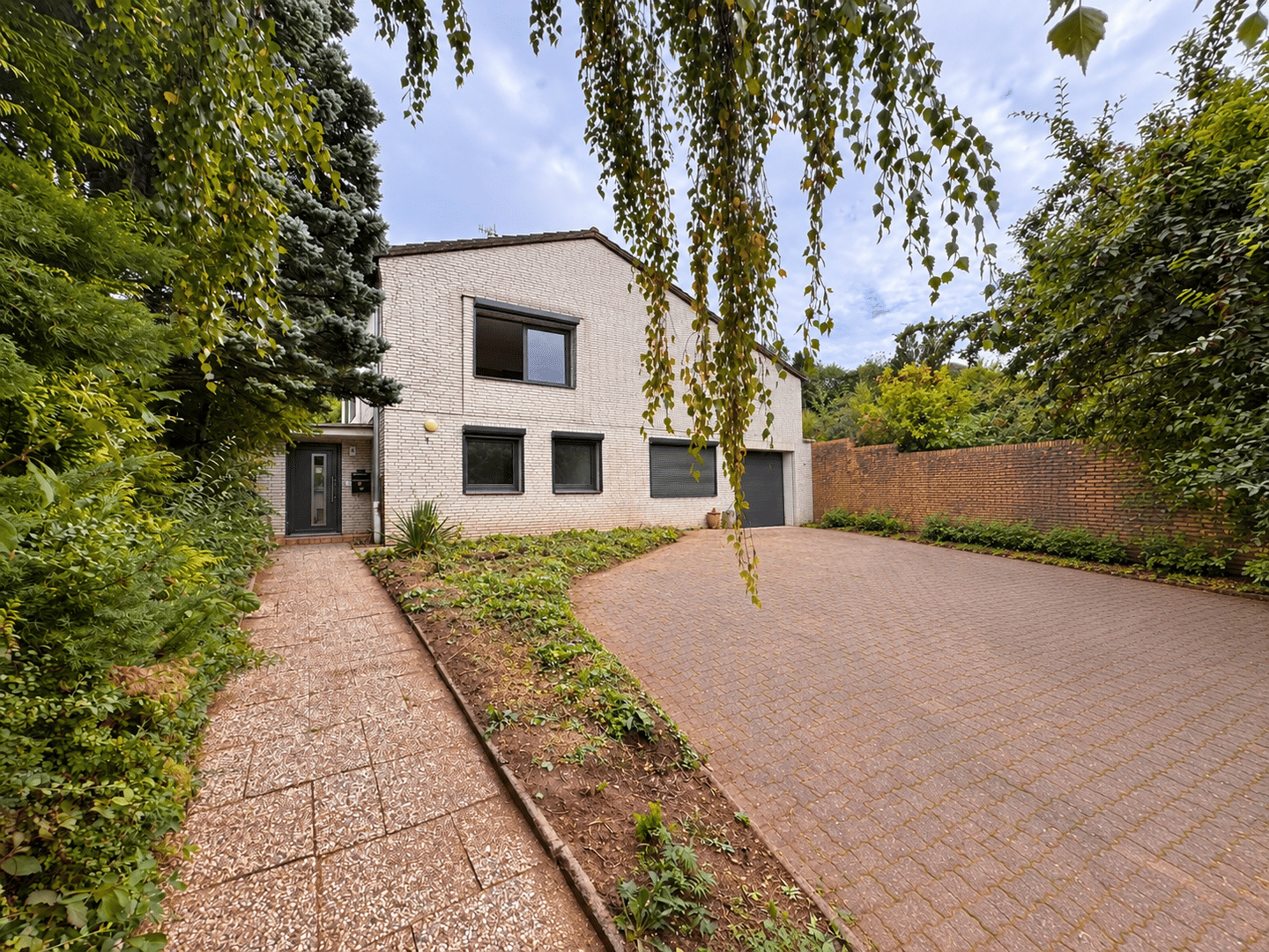 Bungalow mit Einliegerwohnung und Garage, 38723 Seesen