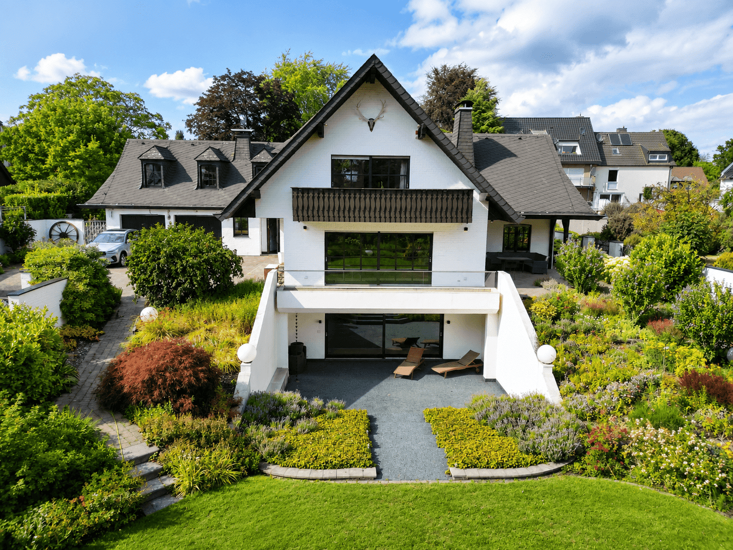 Energetisch modernisiertes Villenanwesen mit Schwimmhalle, Sauna und 1.749 m² großem Baugrundstück, 41379 Brüggen