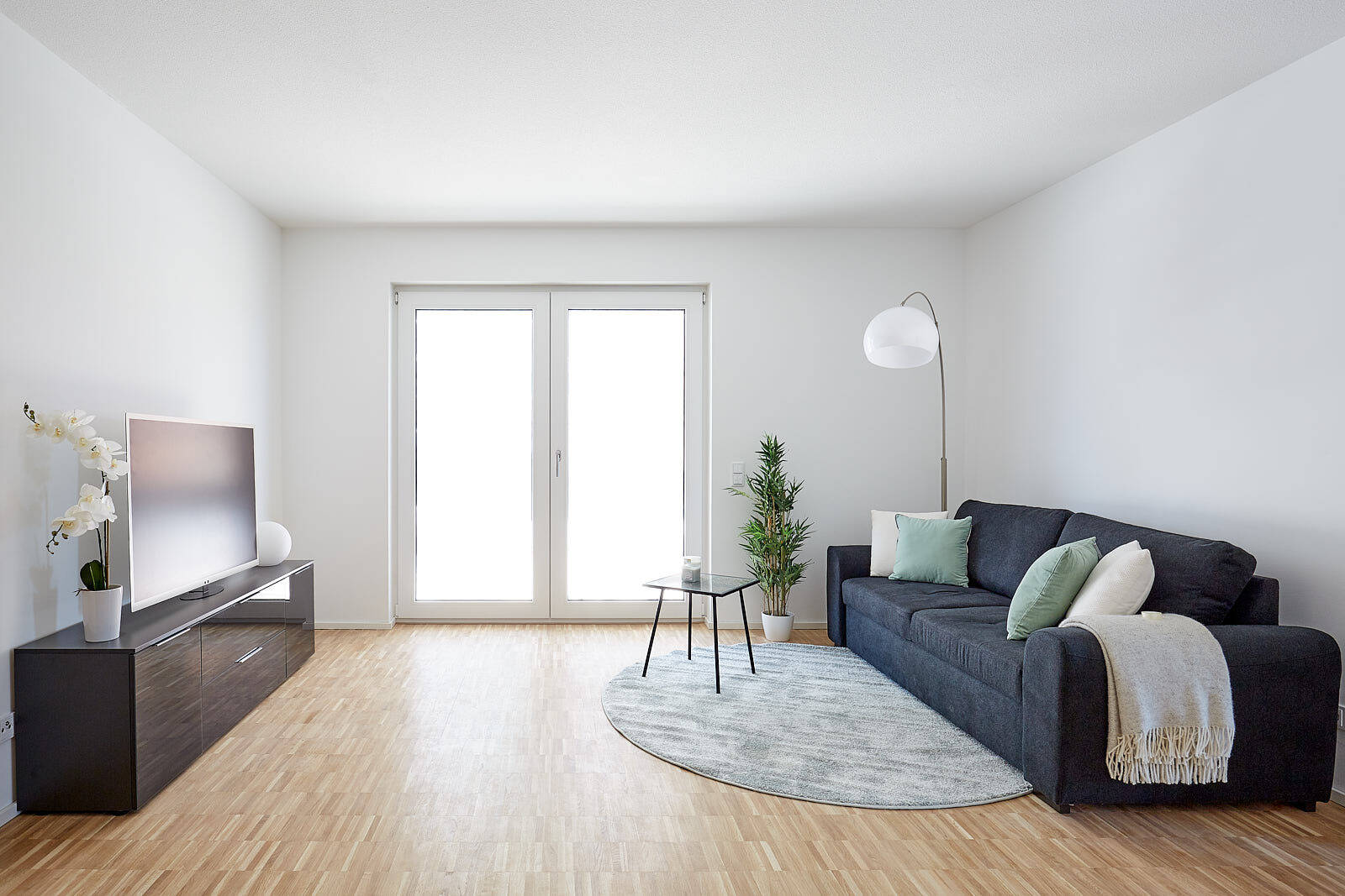 Moderne 1 Zimmer Wohnung mit Terrasse zu vermieten!, 13053 Berlin (Lichtenberg Hohenschönhausen)