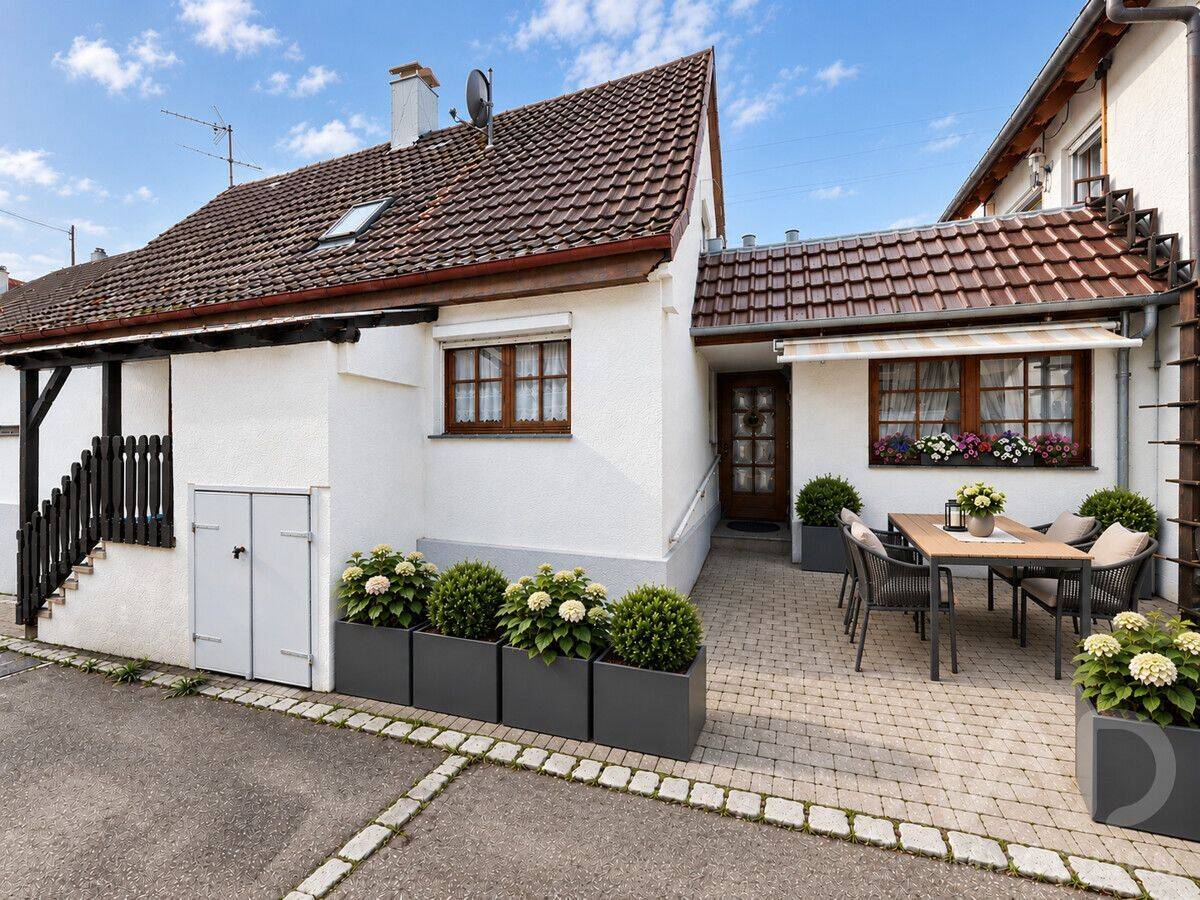 Besonders statt Standard | Einfamilienhaus mit 5 Zimmern, 2 Bädern & modernisiertem Obergeschoss, 71732 Tamm