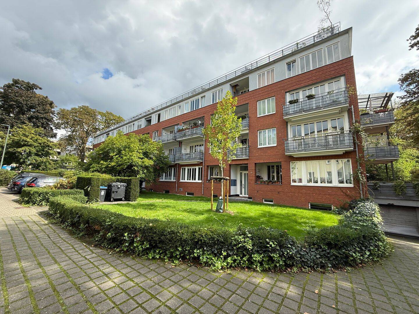 Frisch renoviert & sofort frei: Helle DG-Wohnung in D’dorf-Benrath mit Loggia, 40597 Düsseldorf (Benrath Hassels Urdenbach)