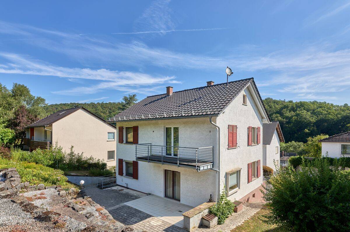 WIESBADEN-SONNENBERG! Freistehendes Einfamilienhaus in familienfreundlicher Premiumlage, 65193 Wiesbaden (Sonnenberg Wiesbaden)