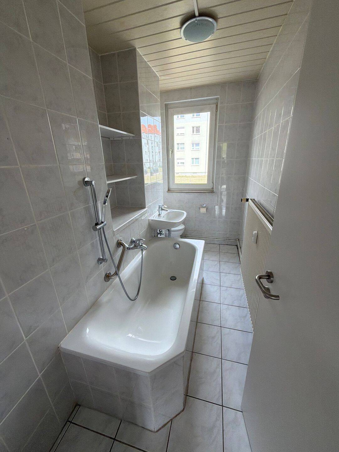 Top Wohnung im Erdgeschoss frei, 6766 Bitterfeld-Wolfen