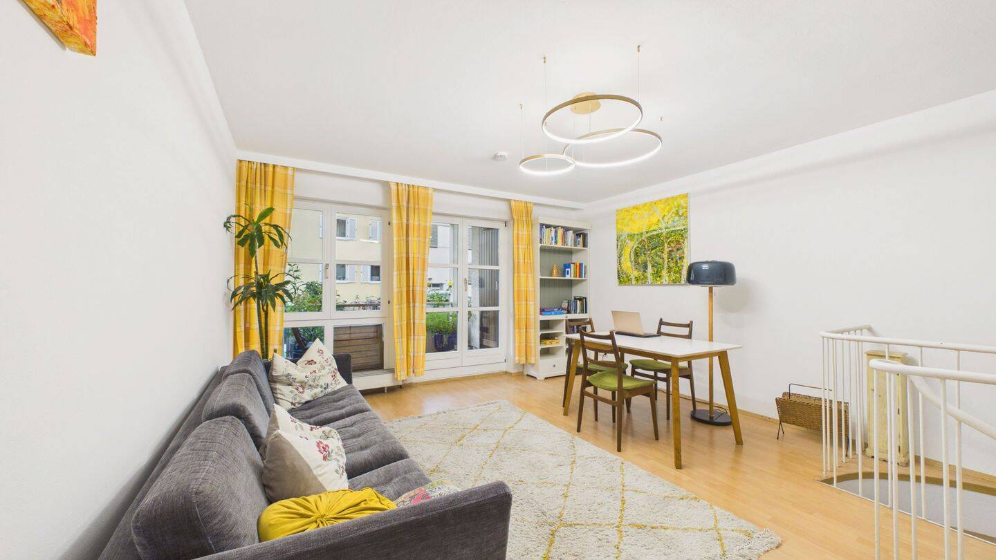 HEGERICH:Großzügige 2,5-Zimmer-Maisonette in München-Sendling-Westpark mit Souterrain & Südostbalkon, 81377 München (Hadern Sendling-Westpark)