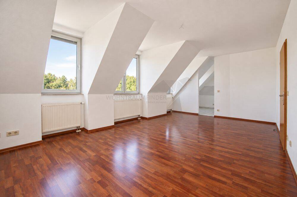 Helle 3-Raum-DG-Wohnung mit Aufzug und TG-Stellplatz im Kaßberg-Karree, 9112 Chemnitz (Altendorf Kaßberg Zentrum)
