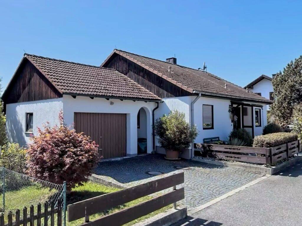 Modernisierter OKAL-Bungalow auf 928 m² Grund – Wärmepumpe, PV-Anlage & Wintergarten – Einzugsfertig, 84155 Bodenkirchen