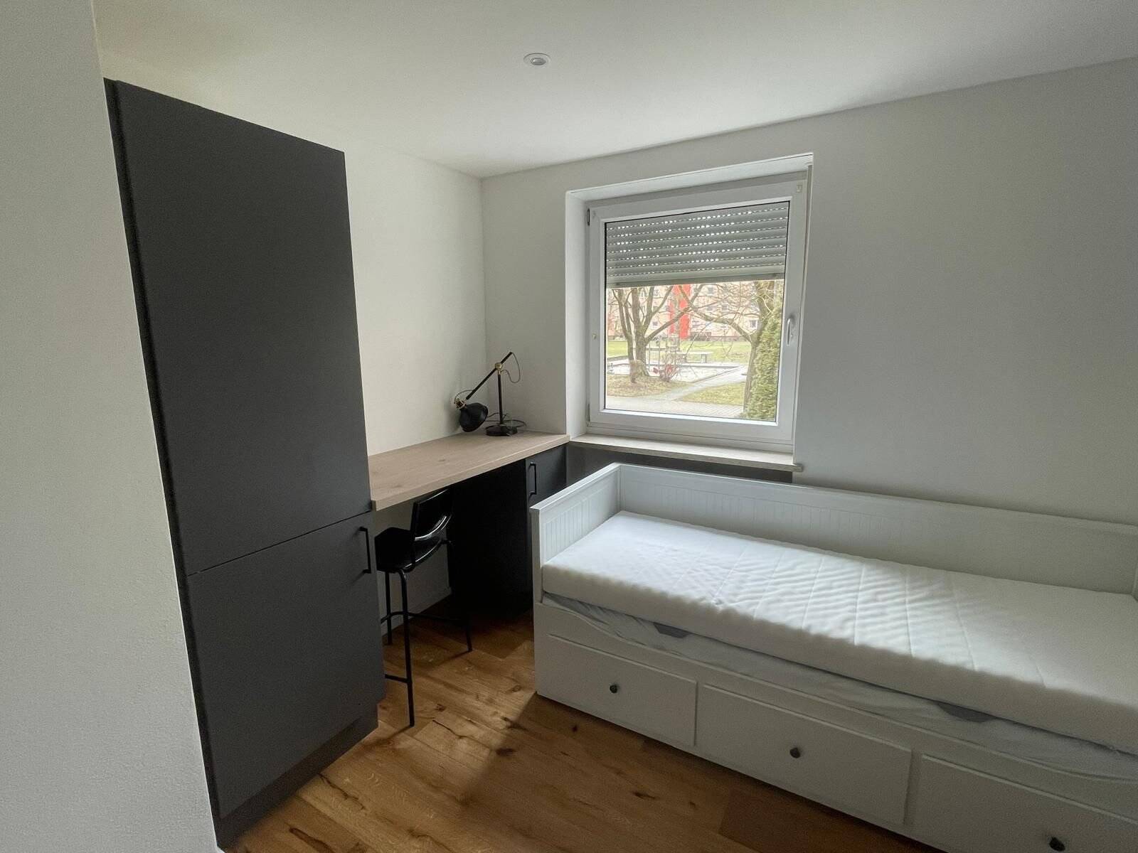 Moderne, Möblierte WG Zimmer in zentraler Lage!, 80935 München (Feldmoching-Hasenbergl Milbertshofen-Am Hart)