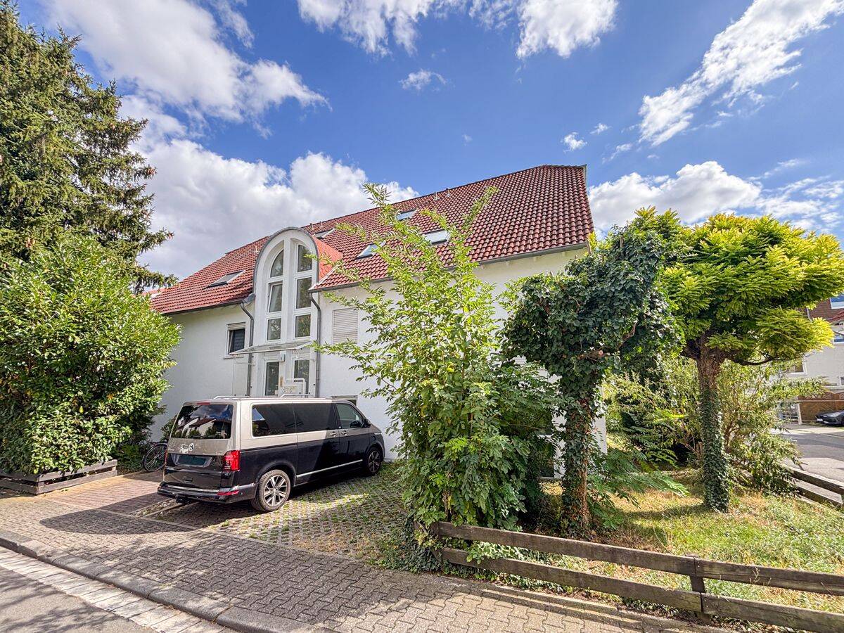 Zwei Ebenen, ein besonderes Zuhause – helle Maisonette mit Sonnenbalkon und TG-Stellplatz in Mainz!, 55128 Mainz (Bretzenheim Oberstadt)