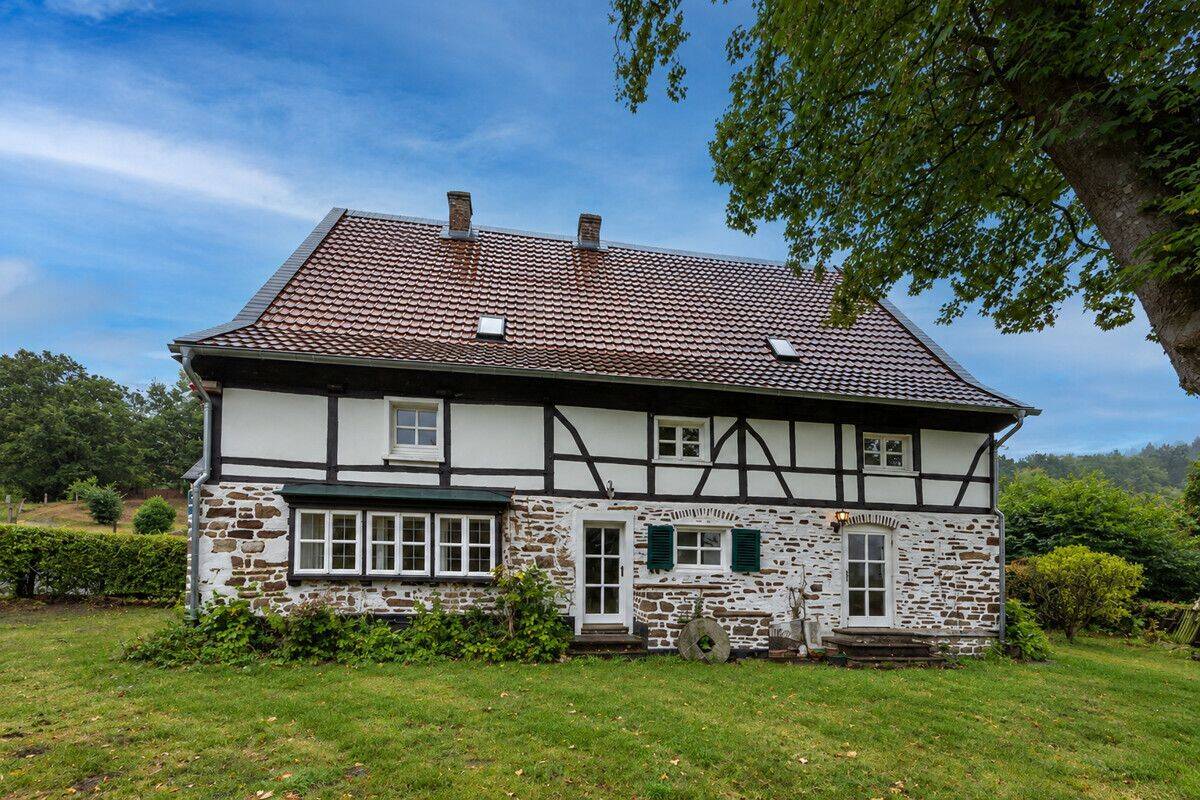 Ein Zuhause mit Geschichte – denkmalgeschütztes Fachwerkhaus auf großzügigem Grundstück, 58091 Hagen (Dahl Eilpe Emst Mittelstadt Wehringhausen)