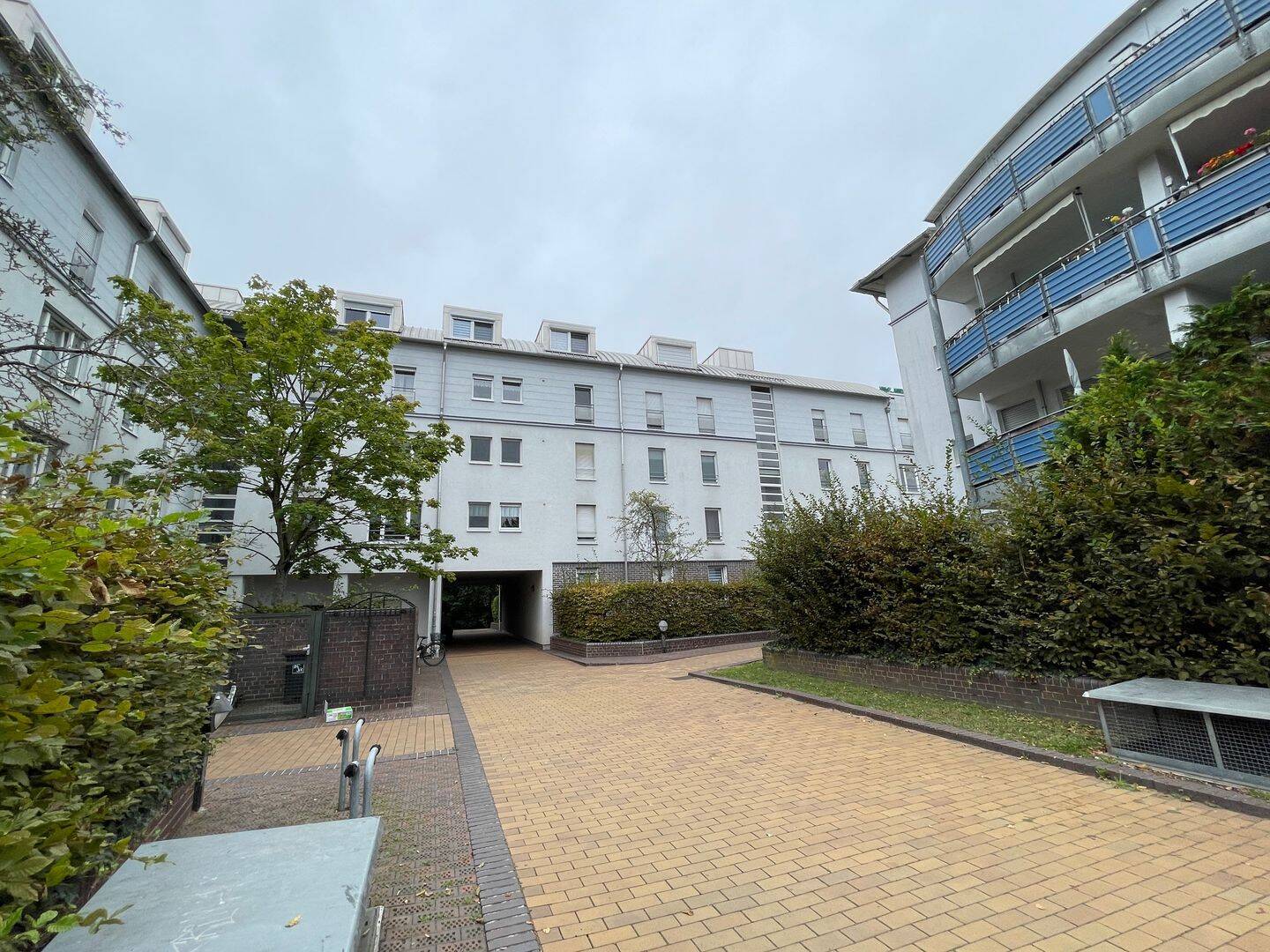 Sehr schöne 2-Zimmer-Wohnung mit 2 Balkonen im 2. OGG, 13127 Berlin (Pankow)
