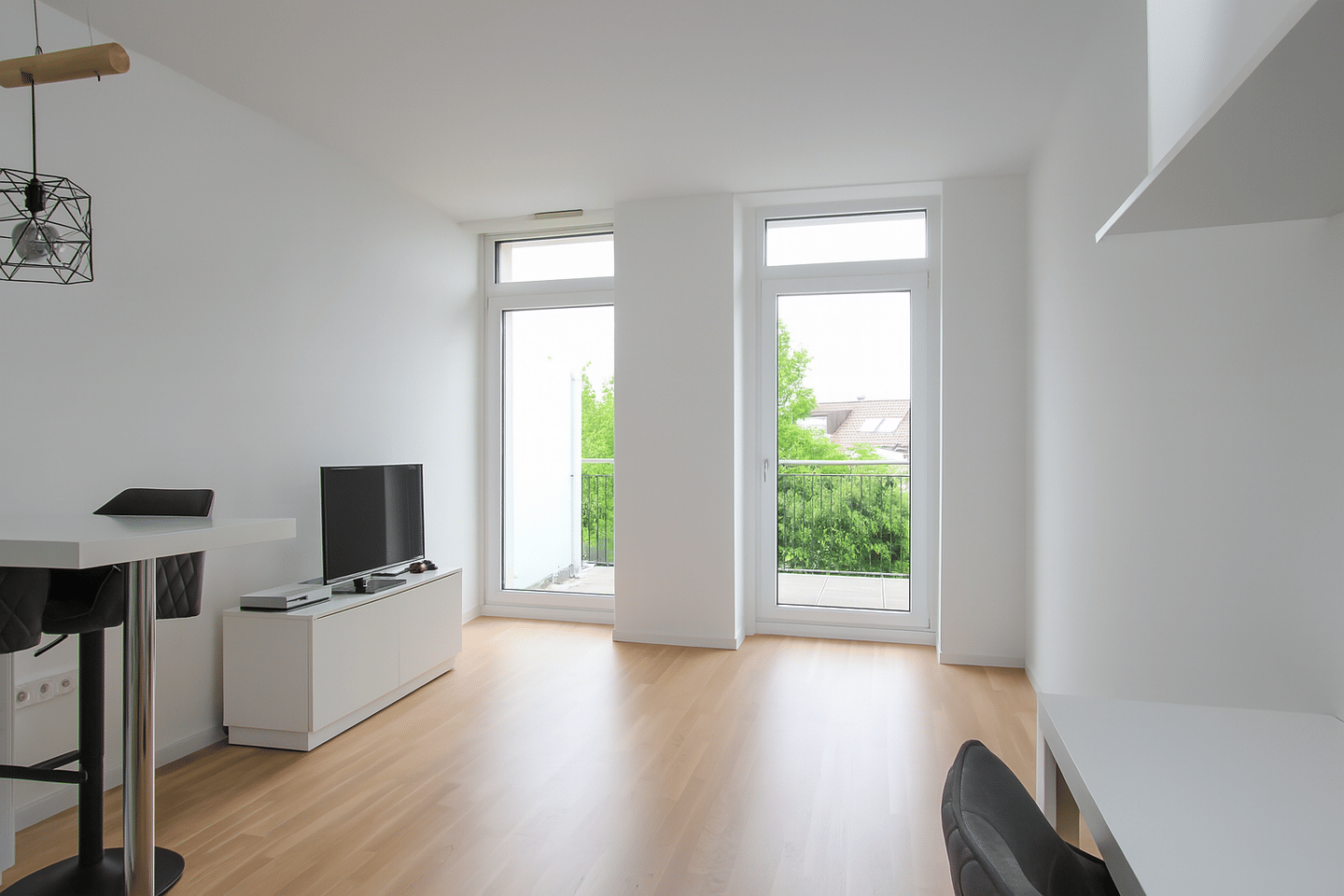 Teilmöbliertes Apartment in Bogenhausen, 81677 München (Au-Haidhausen Berg am Laim Bogenhausen)