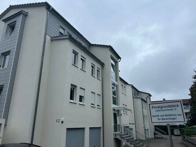 Exklusive 3-Raumwohnung mit Balkon, Wintergarten und Garage in ruhiger Freiberger Wohngegend, 9599 Freiberg
