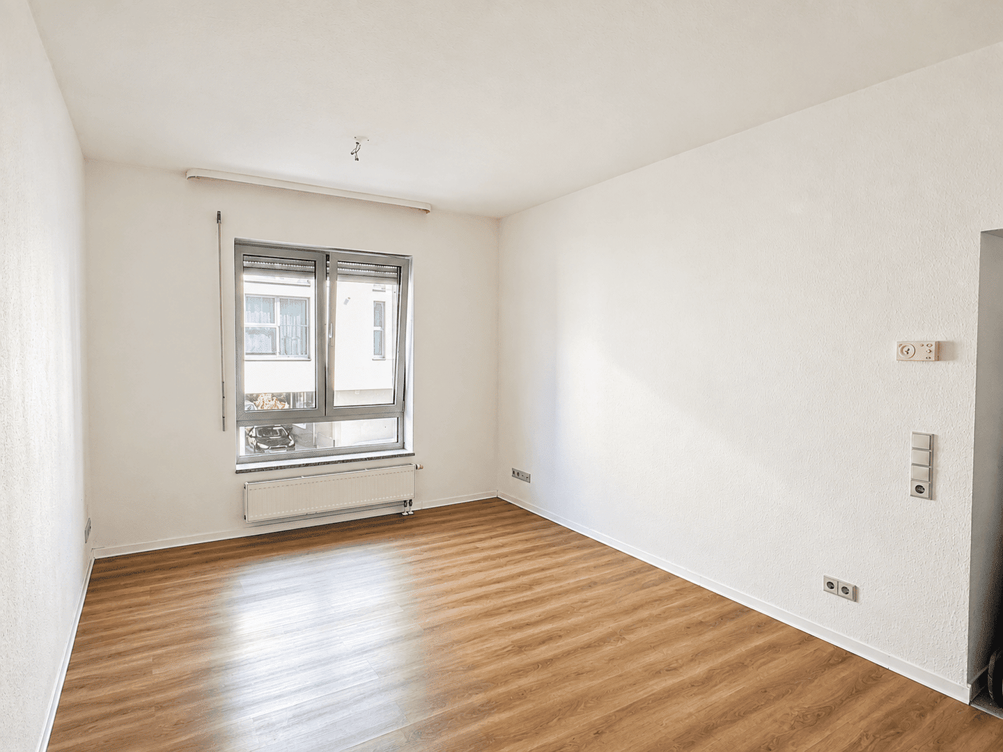 Schöne 2 Zimmer Wohnung in zentraler Lage von Alt-Saarbrücken, 66117 Saarbrücken