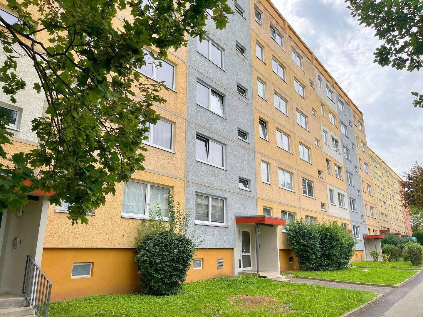 Frisch sanierte Familienwohnung im 2. OG mit Balkon!, 8062 Zwickau