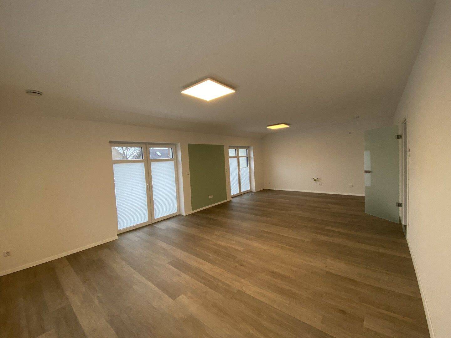 Penthouse-Wohnung mit neuer Küche, 26121 Oldenburg (Oldb) (Bürgerfelde Innenstadt Wechloy)
