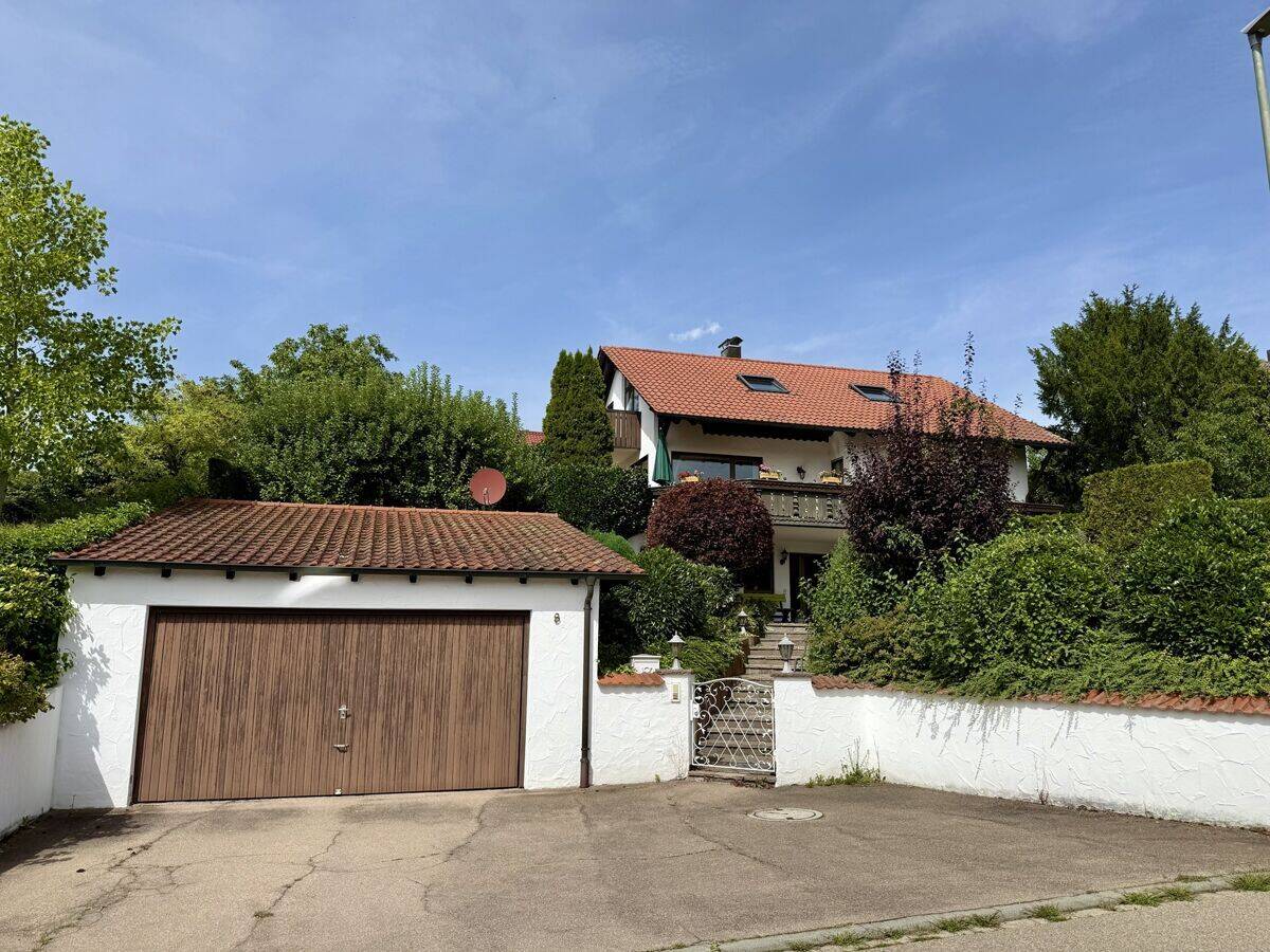 Wohnhaus mit Panorama und Potential – Wohnen in bester Lage von Illerberg, 89269 Vöhringen