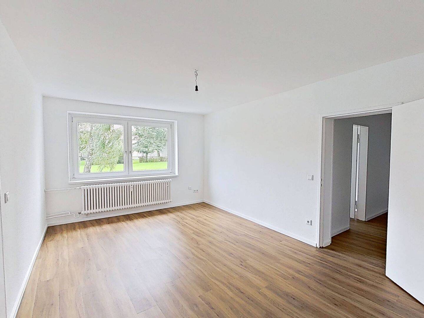 EBK und Wannenbad: Moderne 3-Zimmer-Wohnung im Flensburger Süden, 24941 Flensburg (Friesischer Berg Sandberg Südstadt Weiche Westliche Höhe)