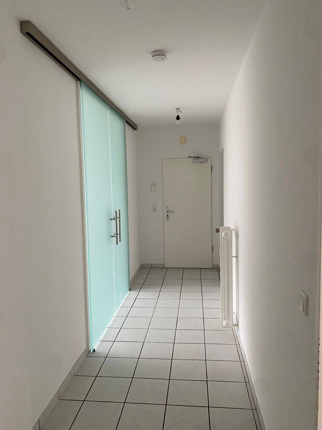 Großzügige 3 Zimmer Wohnung mit Aufzug in der Fußgängerzone von Neviges – Provisionsfrei !, 42553 Velbert