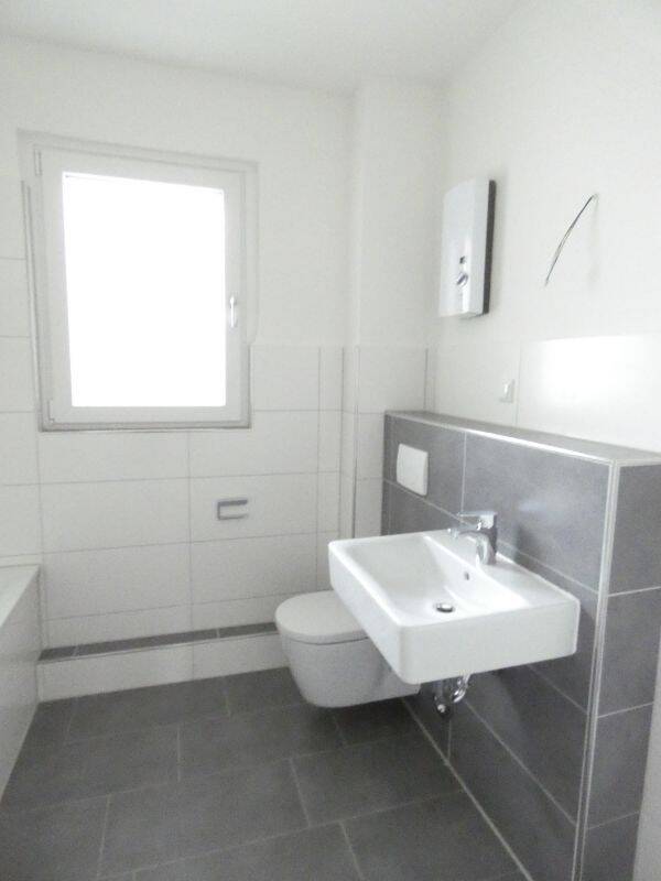 ** Große und moderne 3-Zi-Wohnung mit zwei Loggien **, 45144 Essen (Frohnhausen)