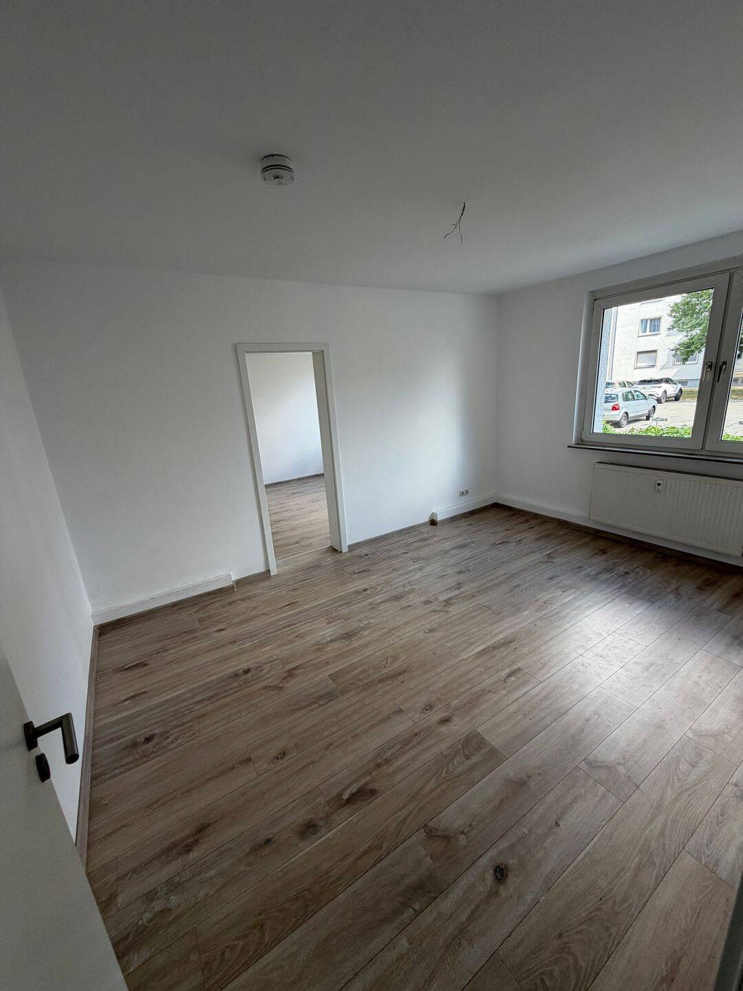 Große 5 Zimmer Wohnung mit Dusche ab sofort, 6766 Bitterfeld-Wolfen