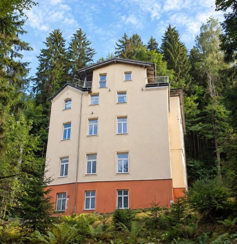 Großzügige 4-Raumwohnung mit Balkon und fantastischer Aussicht in Elgersburg, 98716 Elgersburg