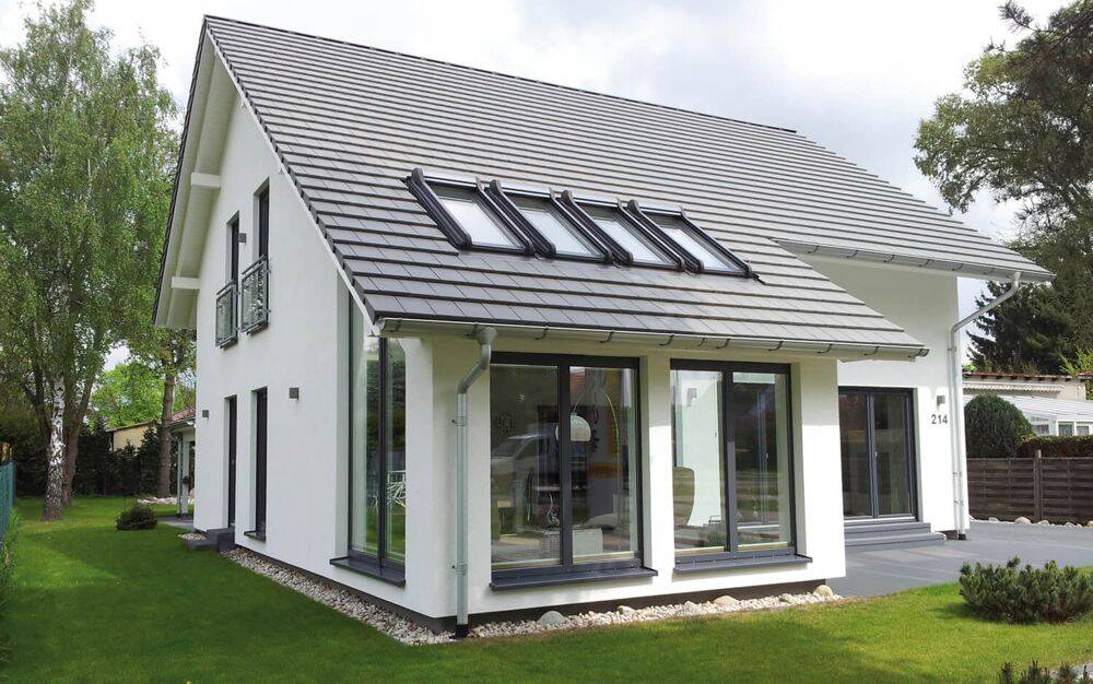 Zwei Ebenen, viel Zuhause – Drempelhaus von ScanHaus, 6242 Braunsbedra