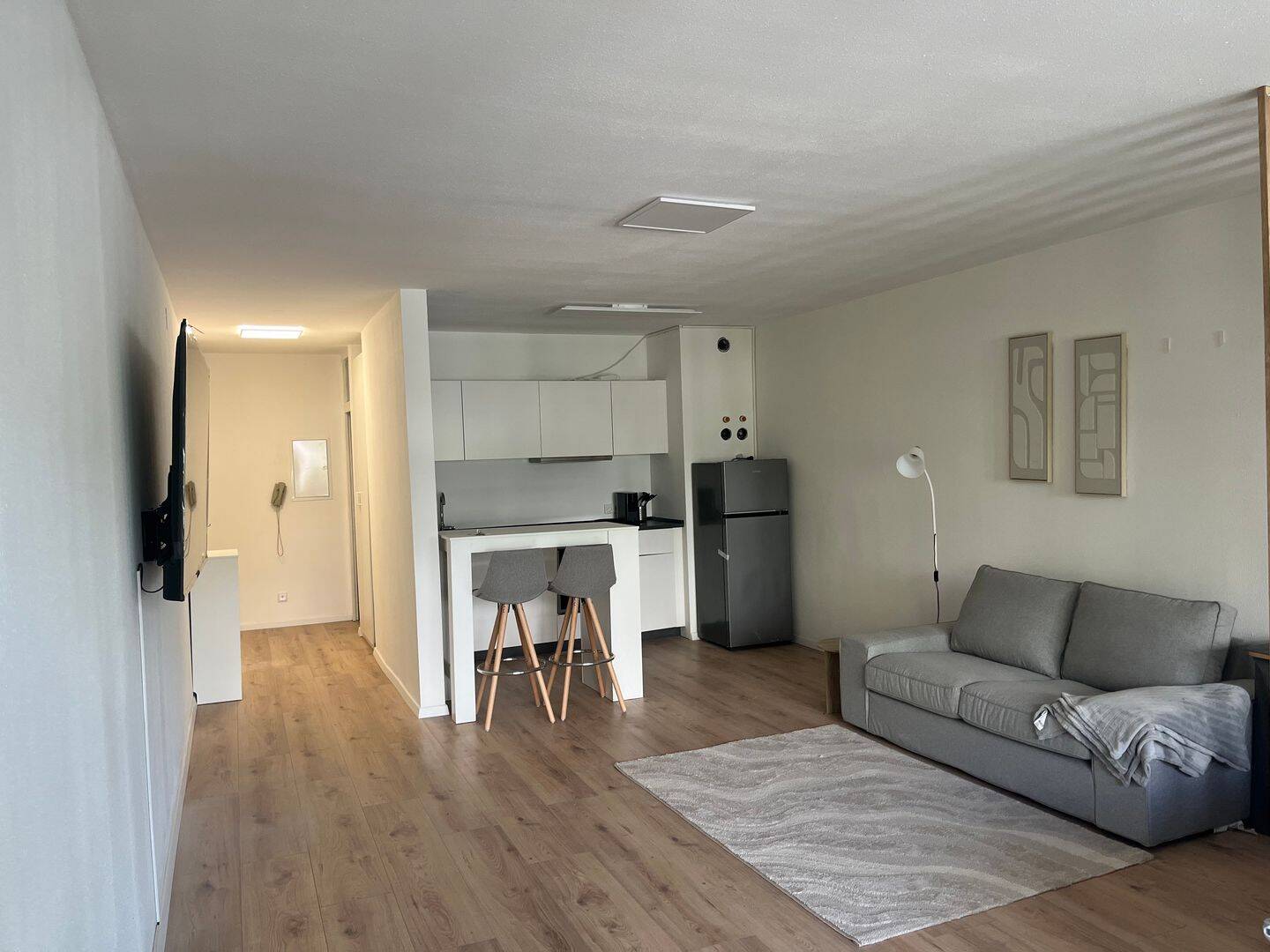 Charmante und moderne 1-Zimmer-Wohnung mit Balkon in Wiesbaden, 65189 Wiesbaden (Biebrich Wiesbaden)