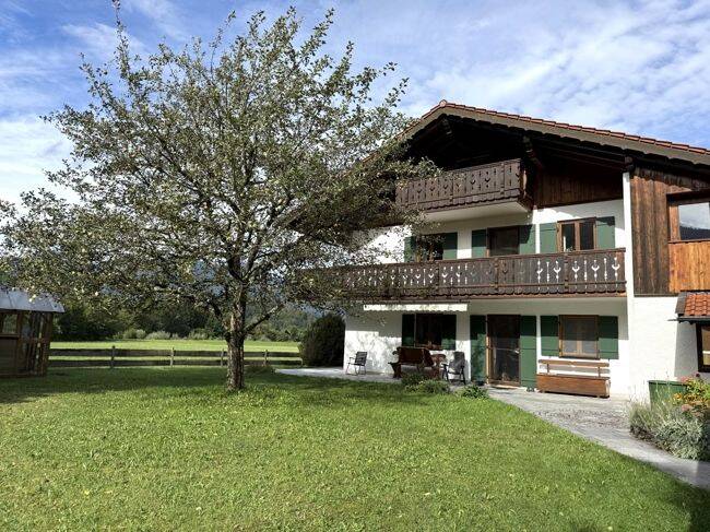 Eschenlohe – großzügige Wohnung mit traumhaften Weitblick und Garage, 82438 Eschenlohe