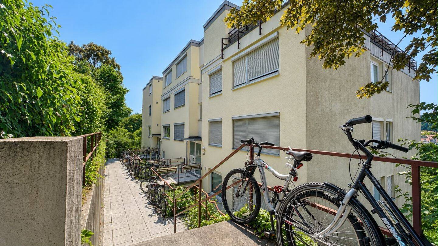 Über den Dächern Tübingens – 4 Zimmer, großer Balkon u. 4 Stellplätze am Österberg, 72074 Tübingen