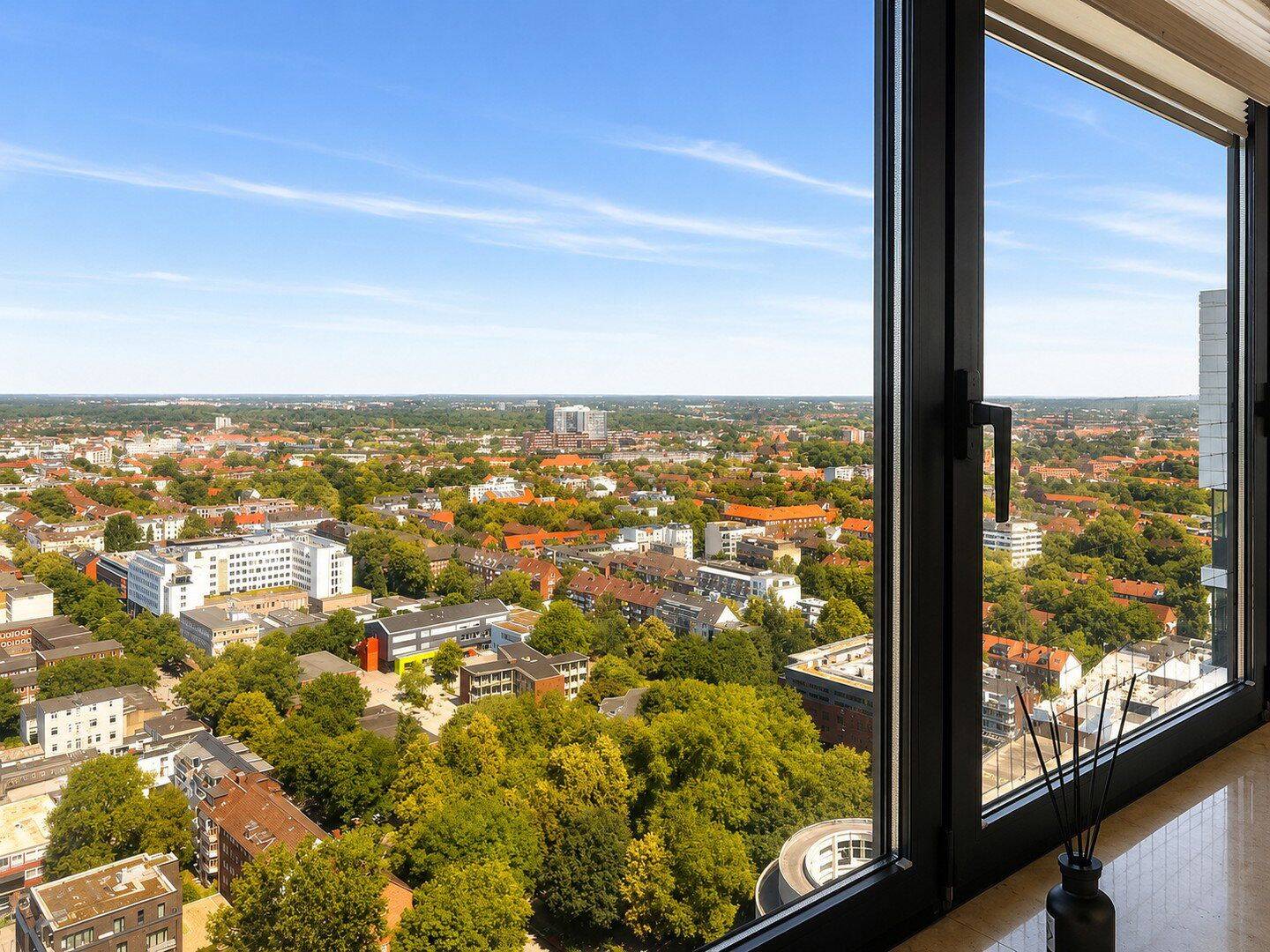 Fully furnished high-rise residence 29F/ W3 Panorama views over Hamburg, 22083 Hamburg (Hamburg-Nord Barmbek-Süd)