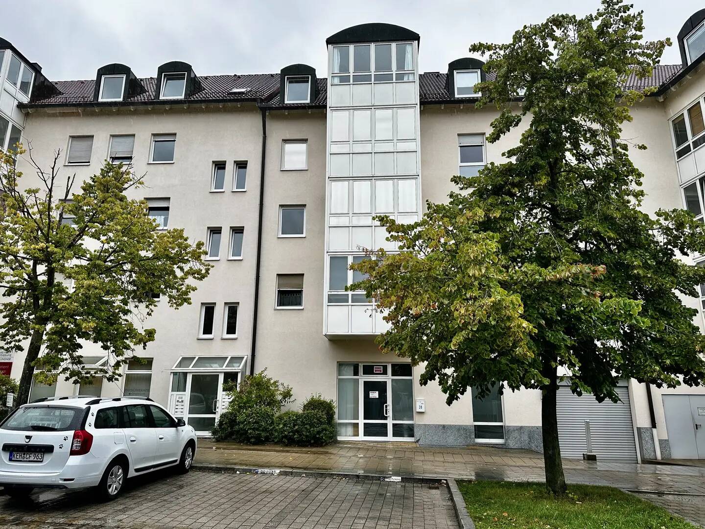 Vollmöblierte Eigentumswohnung in guter Lage, 93051 Regensburg (Galgenberg Großprüfening-Dechbetten-Königswiesen Kumpfmühl-Ziegetsdorf-Neuprüll)