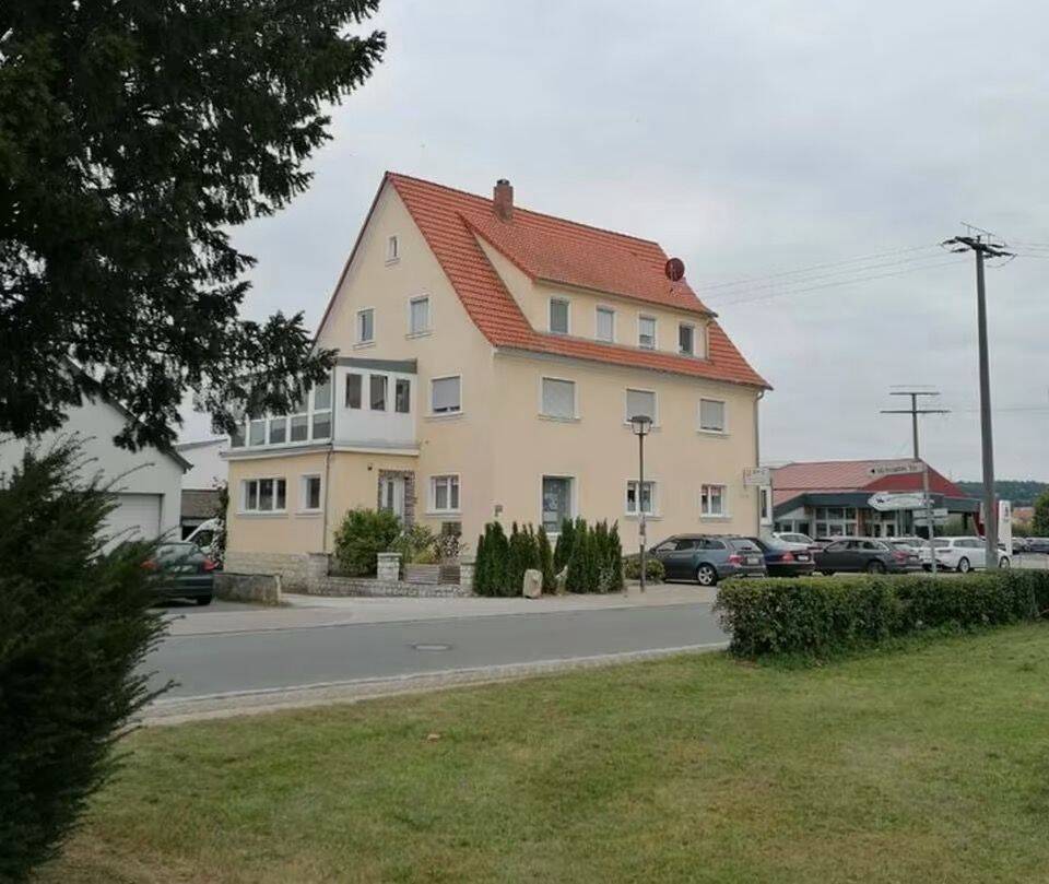 Helle 5-Zi.-EG-Wohnung 111 m² mit Wintergarten & 2 Stellplätzen, 96172 Mühlhausen