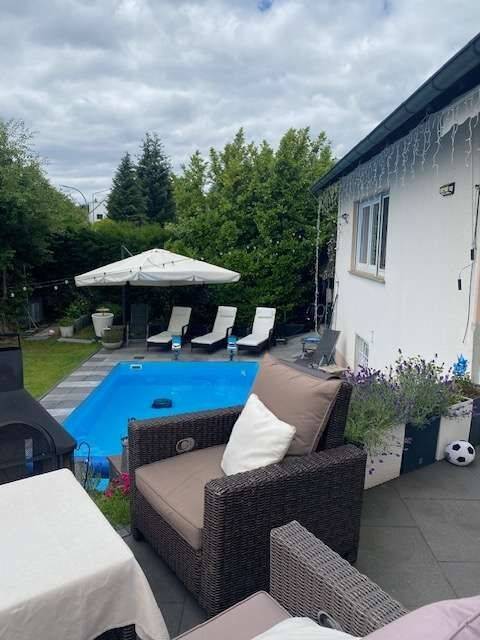 Modernisierter Bungalow in herrlicher Gartenoase mit Pool, 63303 Dreieich