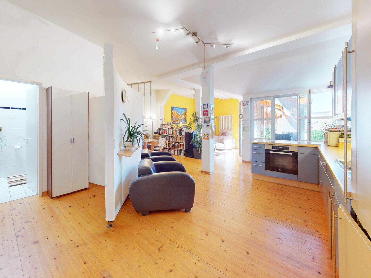 Lichtdurchflutete Dachgeschosswohnung mit Terrasse und zwei Bädern, 13507 Berlin (Reinickendorf Kolonie Am Fließ Kolonie Am Waldessaum Tegel)