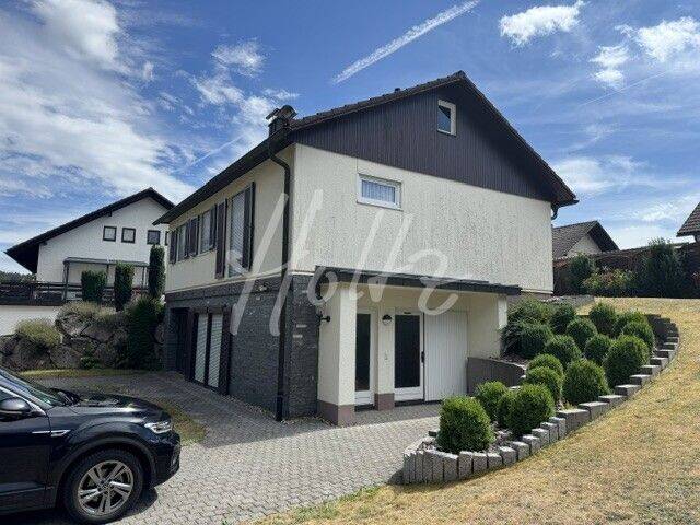 Wohnen wo andere Urlaub machen – gepflegtes Einfamilienhaus am Schluchsee, 79859 Schluchsee