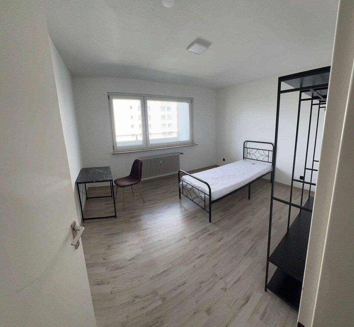 Exklusive 4 Zimmer WG für Freundesgruppe in bester Lage, 91058 Erlangen (Bruck Eltersdorf Erlangen-Süd Sebaldussiedlung Tennenlohe)