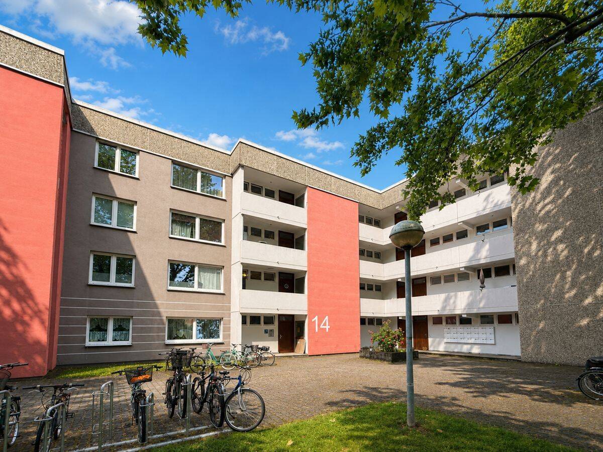 Erstbezug nach Sanierung – Sonnige 2-Zimmerwohnung mit Balkon, 81735 München (Berg am Laim Ramersdorf-Perlach Trudering-Riem)