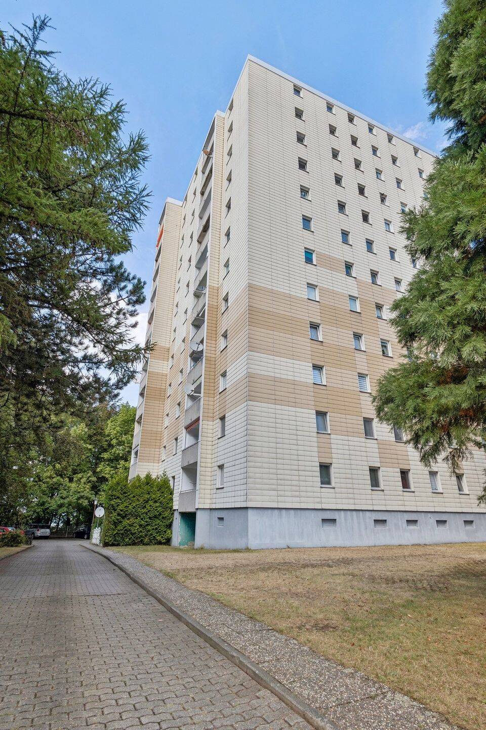 107 m² Wohnen auf einer Ebene – gepflegte Eigentumswohnung mit Fernblick in Landstuhl Atzel, 66849 Landstuhl