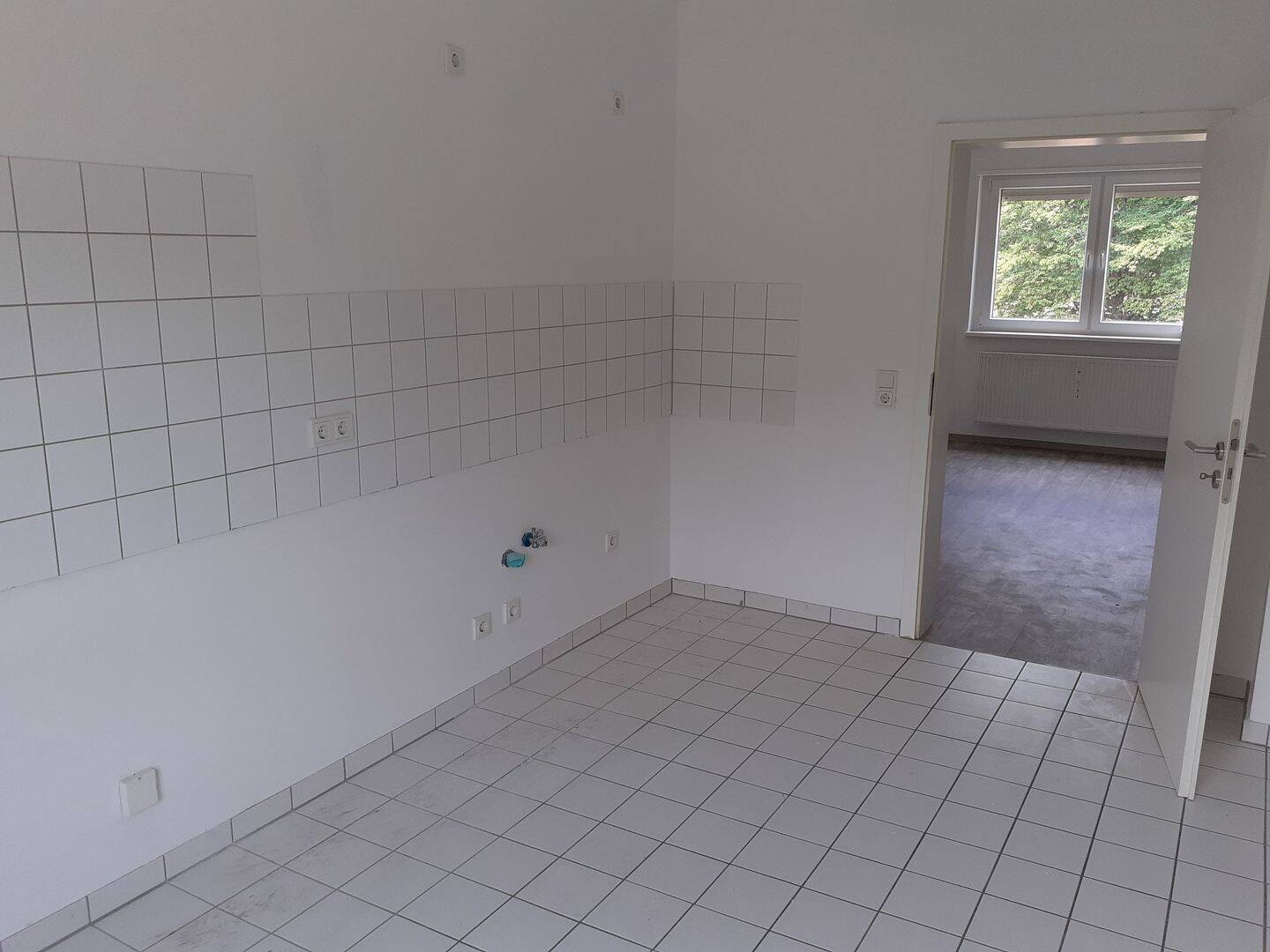 sanierte Senioren-Wohnung im 1. OG // 2 ZKB Wohnung mit Balkon in Luisenthal in energetisch saniertem Anwesen – Provisionsfrei !!!, 66333 Völklingen