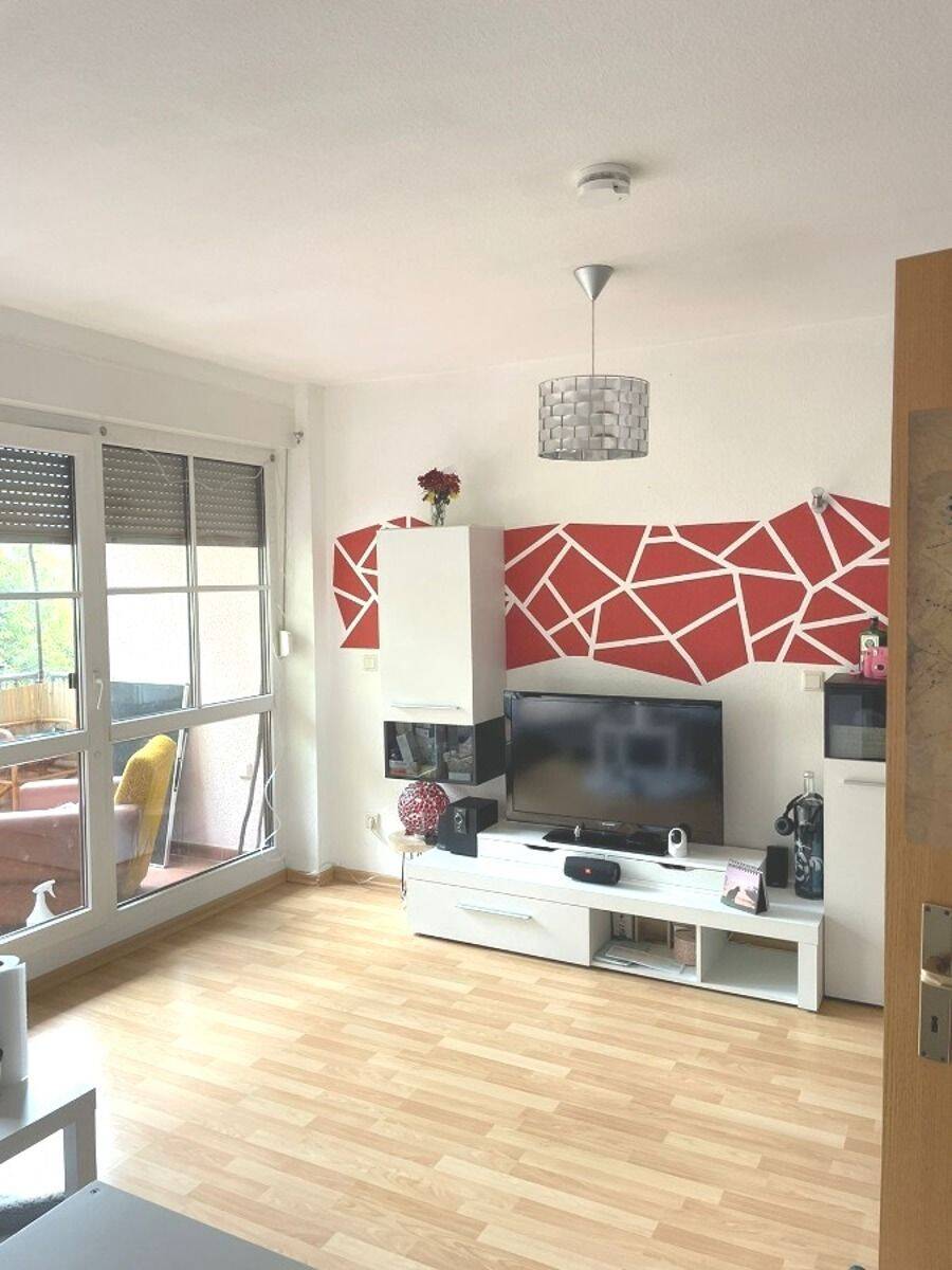 Kleine 1-Zi-Wohnung mit Balkon im Villenviertel von Bad Blankenburg zu vermieten., 7422 Bad Blankenburg