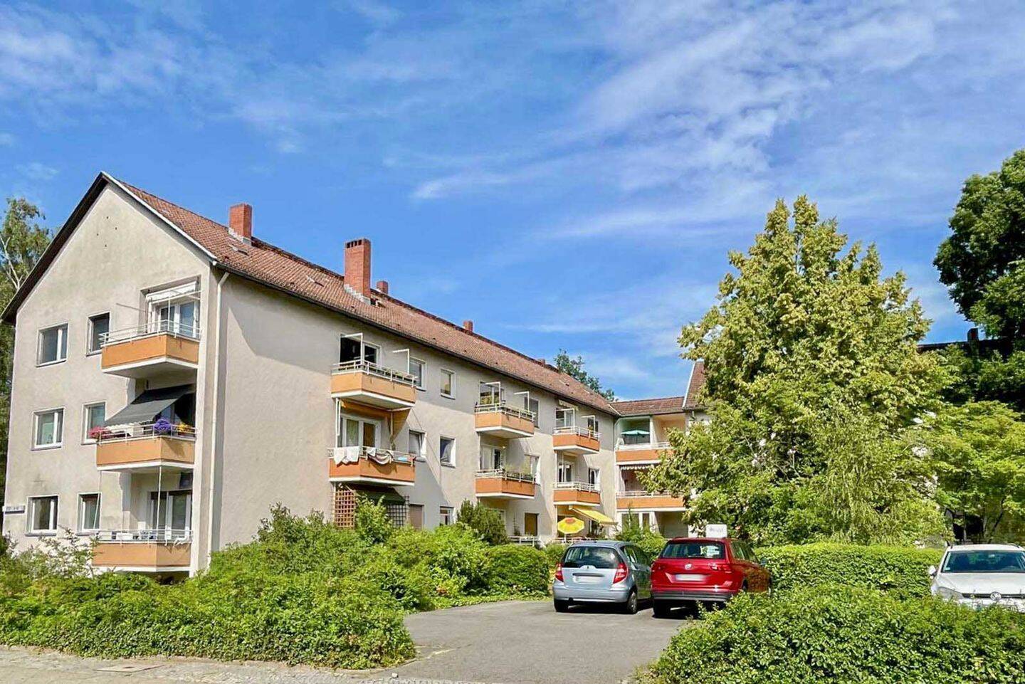 Bezugsfrei: Wohnung mit Loggia und Gemeinschaftsparkplatz in Berlin-Zehlendorf, 14167 Berlin (Steglitz-Zehlendorf Kolonie Abendruh Kolonie Sonnenschein Lichterfelde Zehlendorf)