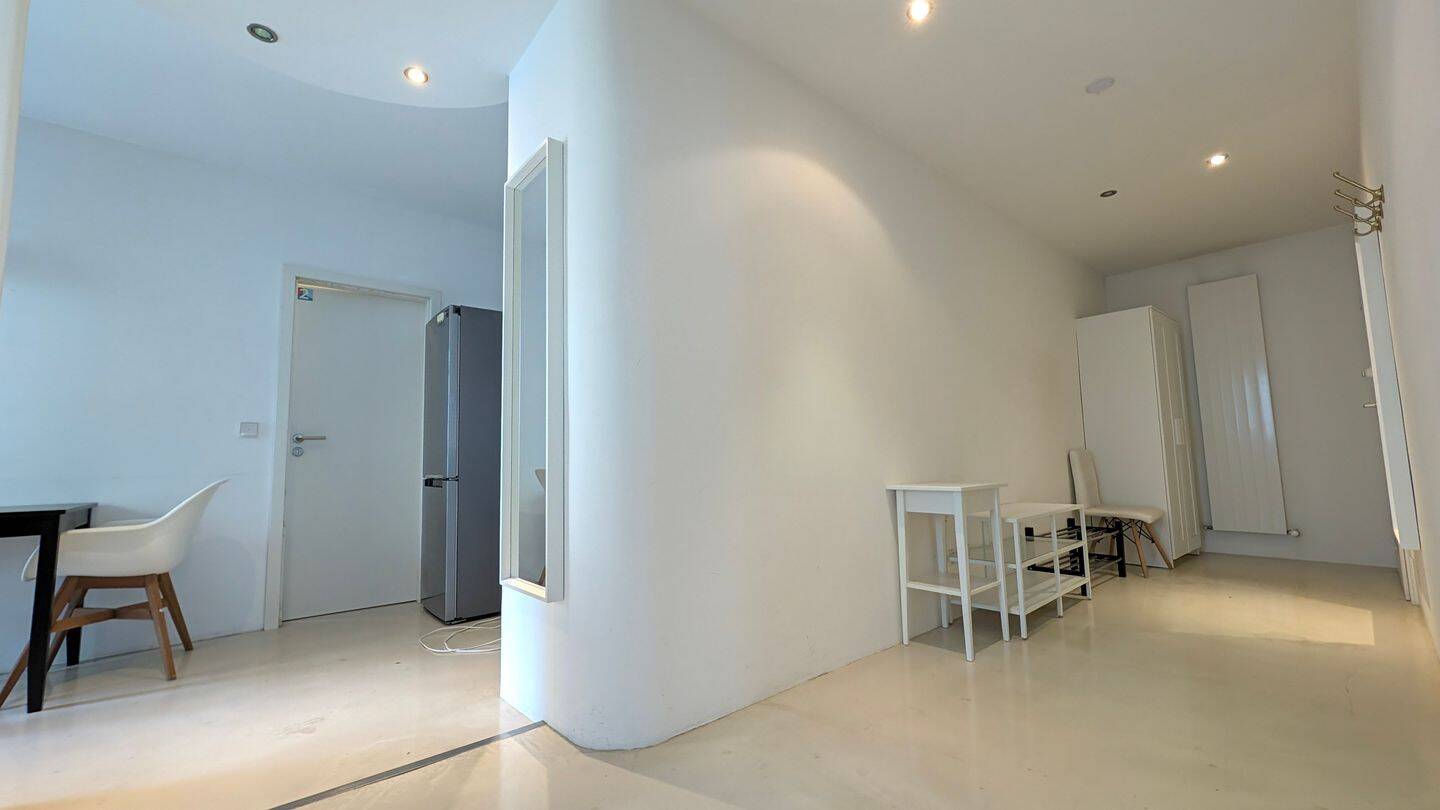 Neuhausen 2 Zimmer * WG geeignet * Balkon * Einbauküche