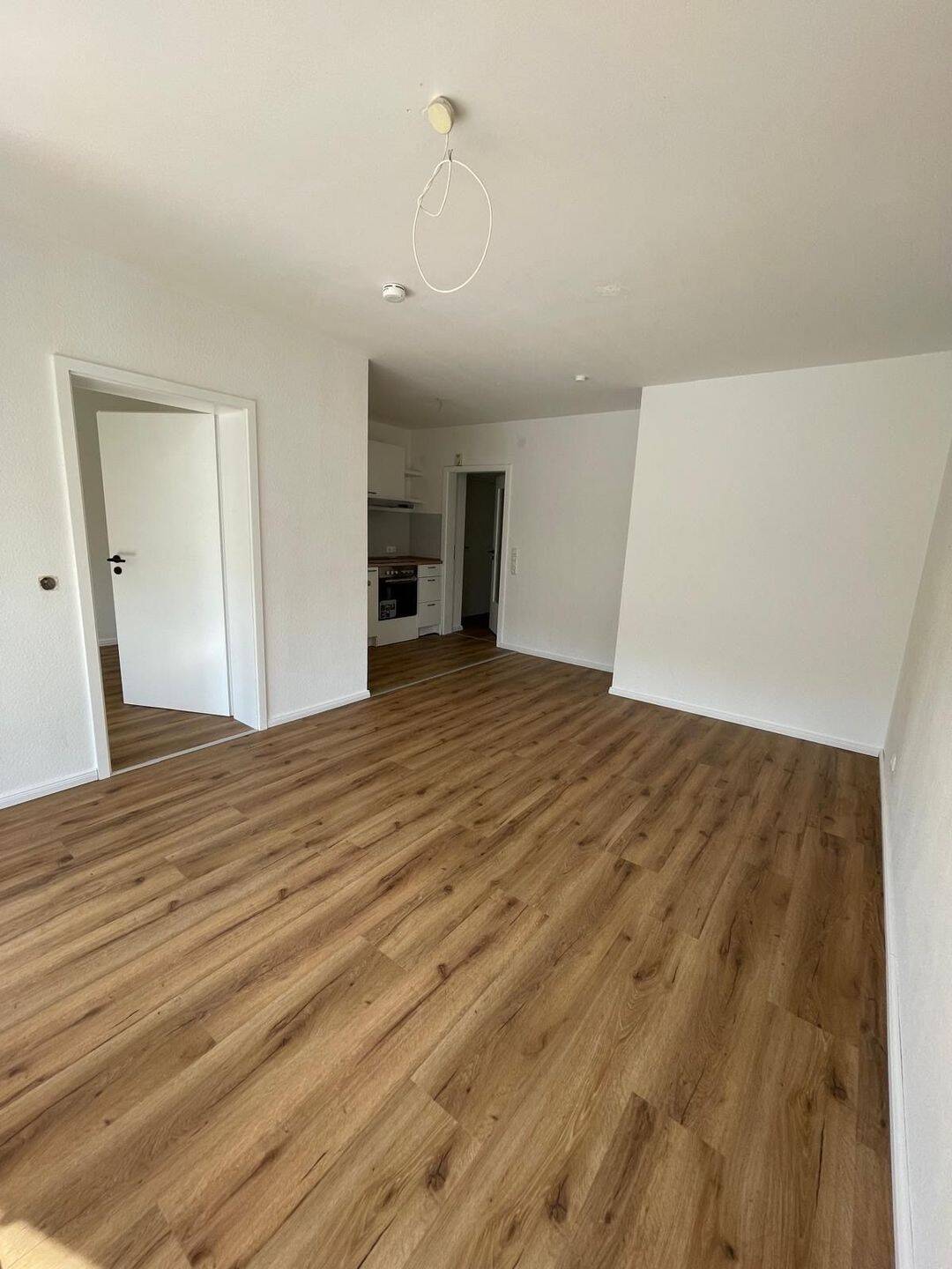 Lichtdurchflutete 2-Zimmer-Wohnung mit Balkon, Einbauküche & Stellplatz in Buxtehude, 21614 Buxtehude