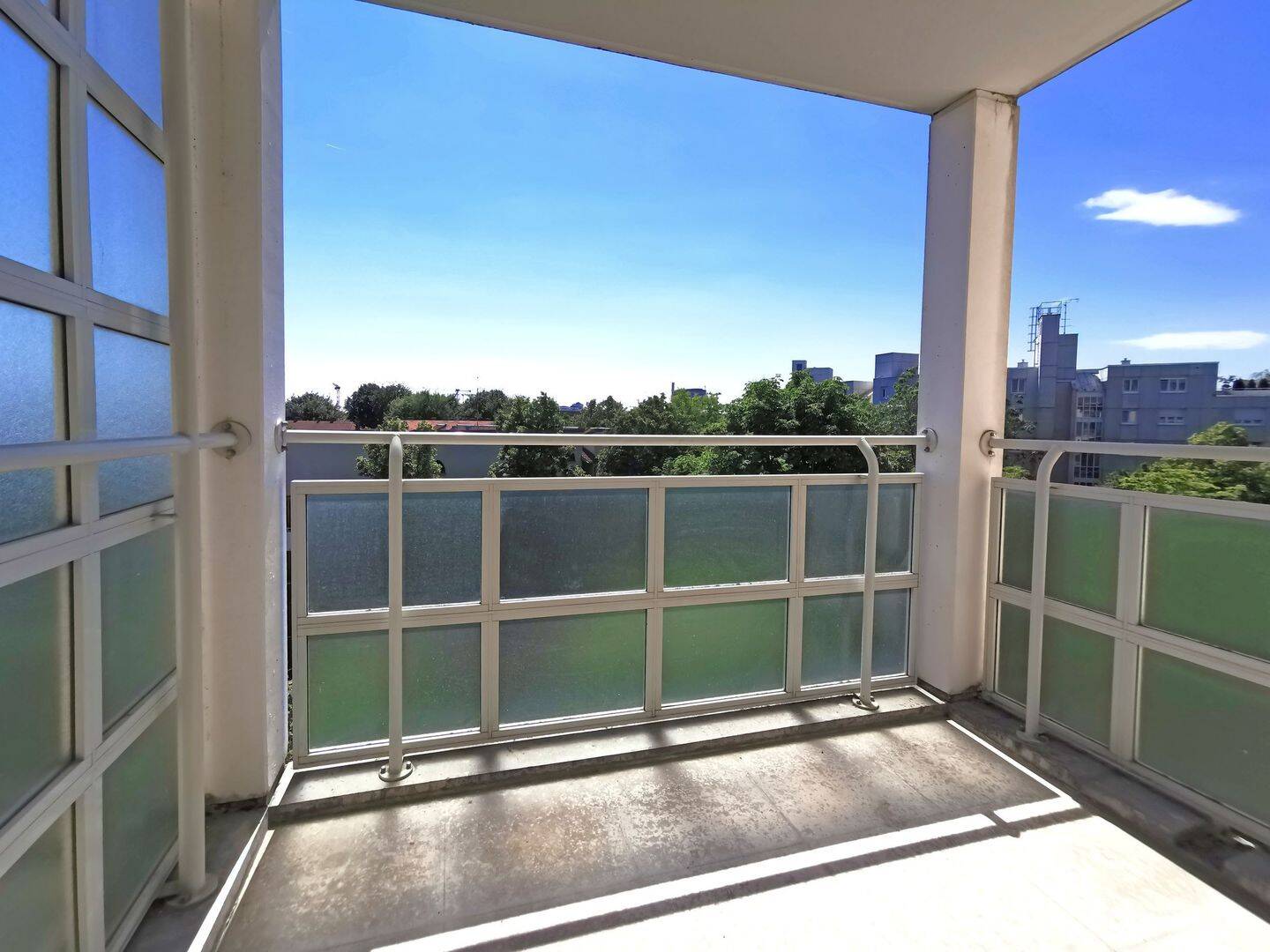 Genießen Sie die Sonne auf Ihrem Balkon mit Blick ins Grüne…, 81379 München (Sendling Sendling-Westpark Thalk. Obersendl.-Forsten-Fürstenr.-Solln)