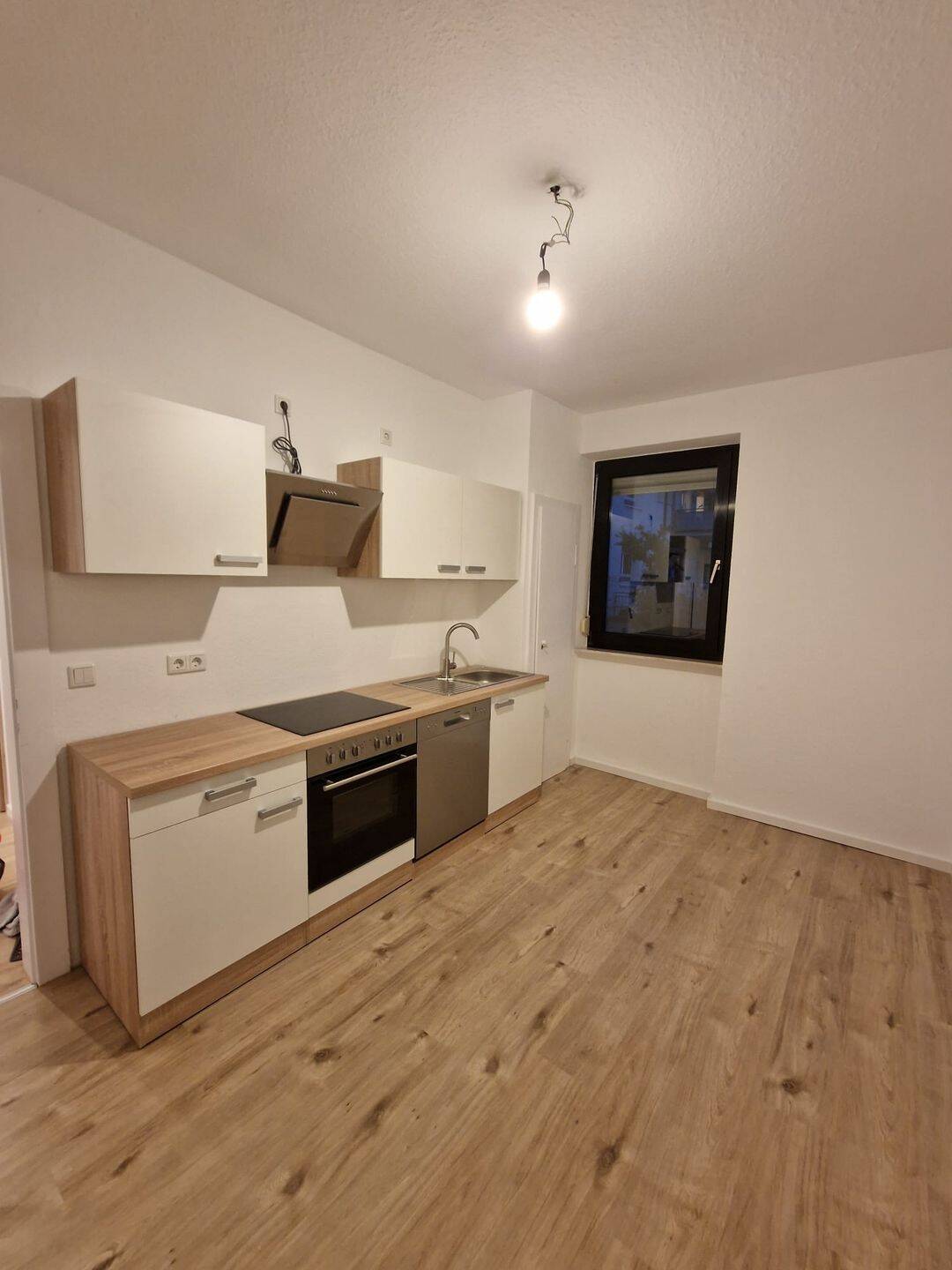 Komplett saniert & bezugsfertig – moderne 3-Zimmer-Wohnung mit neuer Einbauküche, 63741 Aschaffenburg (Damm Innenstadt Leider Nilkheim Strietwald)