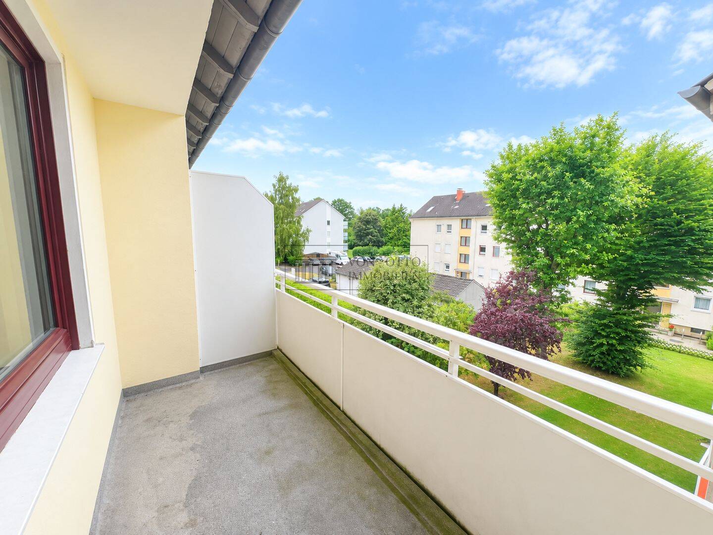 3-Zimmer-Wohnung mit Balkon, zusätzlichem Dachgeschosszimmer & 2 Stellplätzen, 28755 Bremen (Aumund-Hammersbeck Blumenthal Fähr-Lobbendorf Vegesack)
