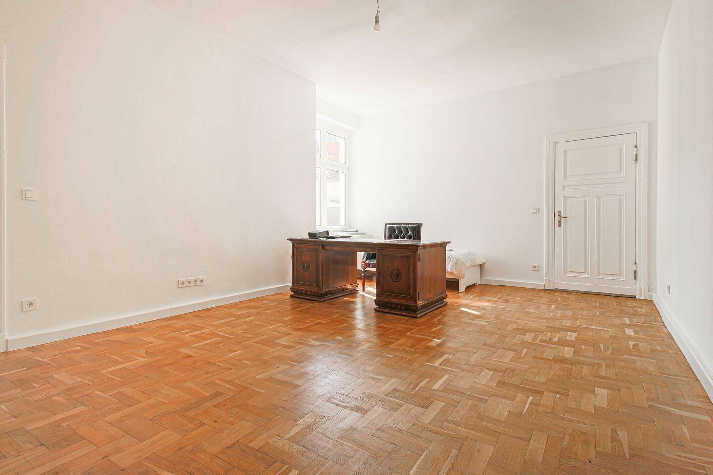 Altbaucharme auf kompaktem Raum – bezugsfreies Apartment mit modernisiertem Bad, 10625 Berlin (Charlottenburg-Wilmersdorf Charlottenburg)