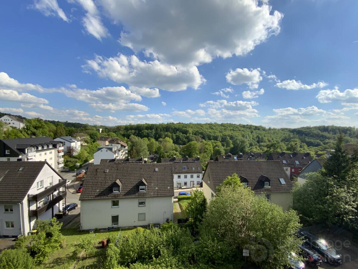 Attraktive 4-Zimmer-Eigentumswohnung mit Garage und traumhaftem Fernblick, 58509 Lüdenscheid